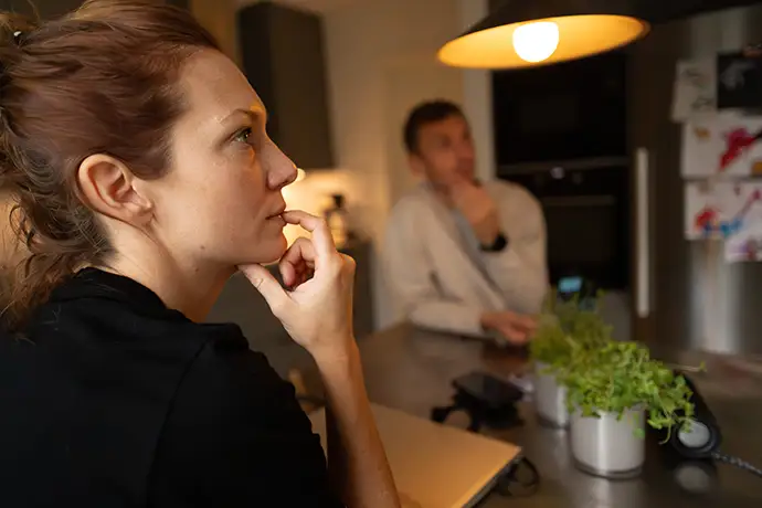 En kvinna som funderar.